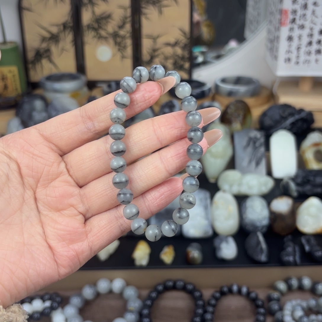 邓***岁和田玉未镶嵌手链