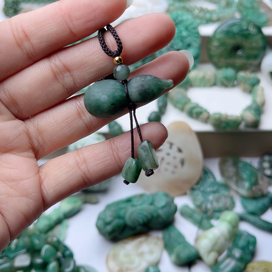 独山玉挂件未镶嵌