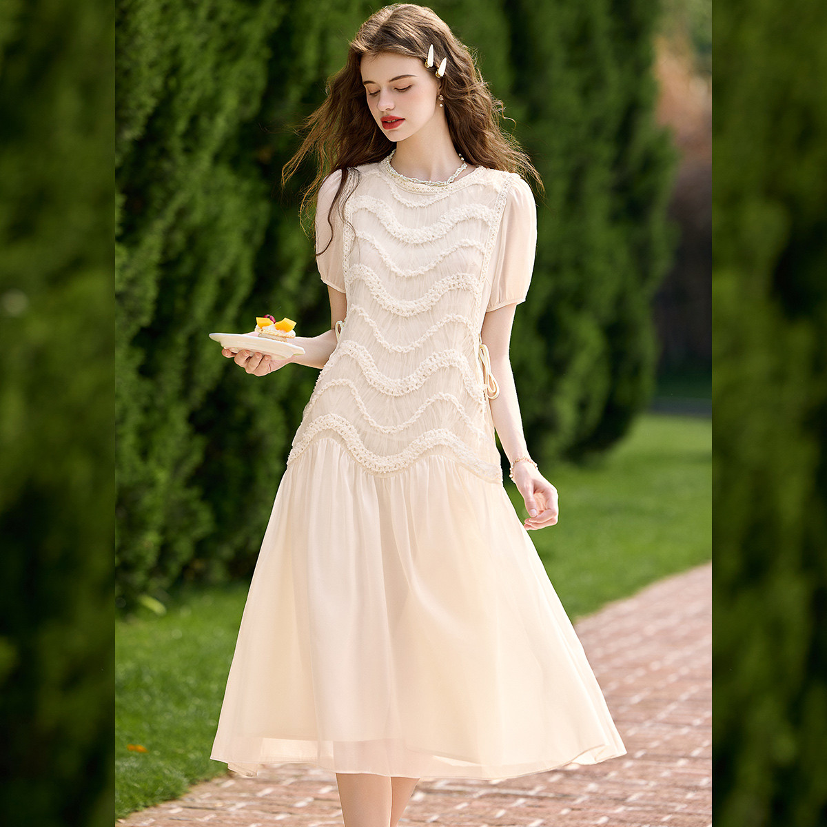 【商场同款新品】白鹿语25夏款温柔接盘花工艺连衣裙女（播）WYU20162