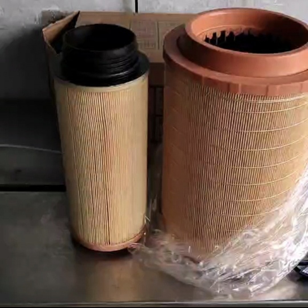 解放原厂2332/686空气滤芯