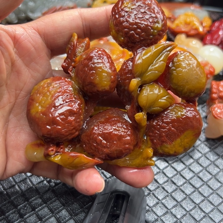 石英质玉（黄龙玉）颈饰未镶嵌