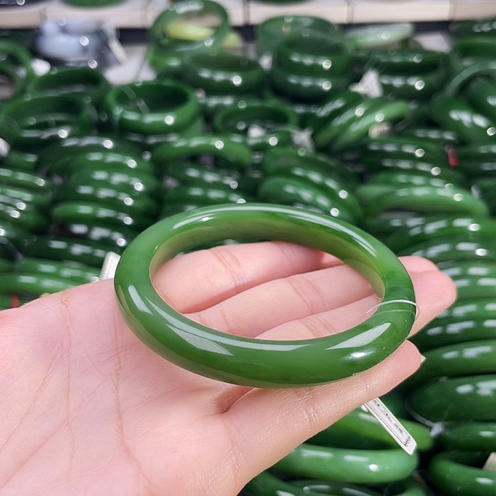 未镶嵌手镯和田玉（碧玉）