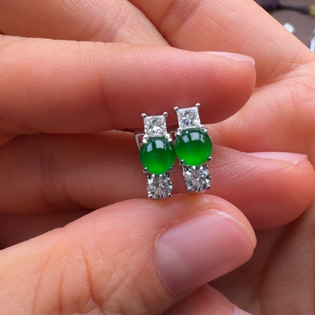 翡翠18K金镶嵌吊坠(赠链)玻璃种辣阳绿蛋耳包