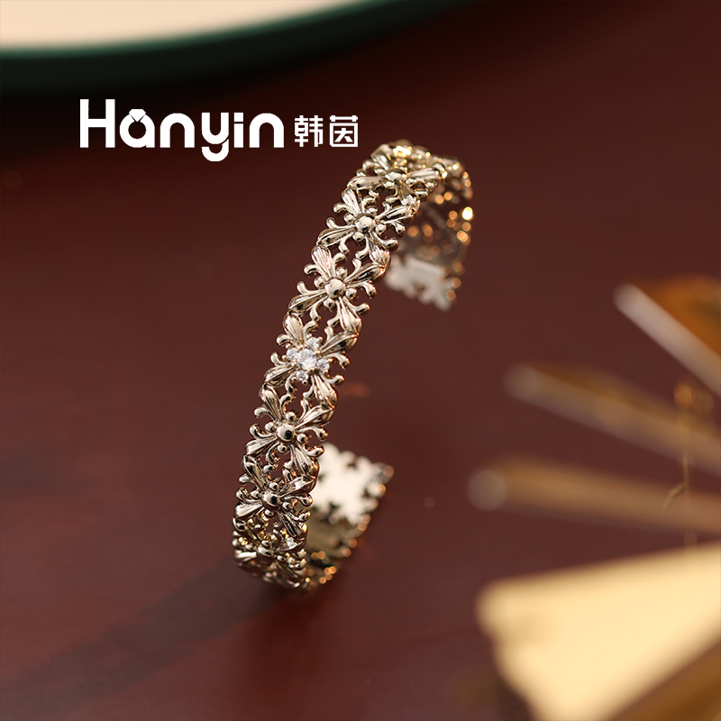 铜合金手镯 高定气质克罗风十字架鸢尾花开口手镯轻奢高级感AAA