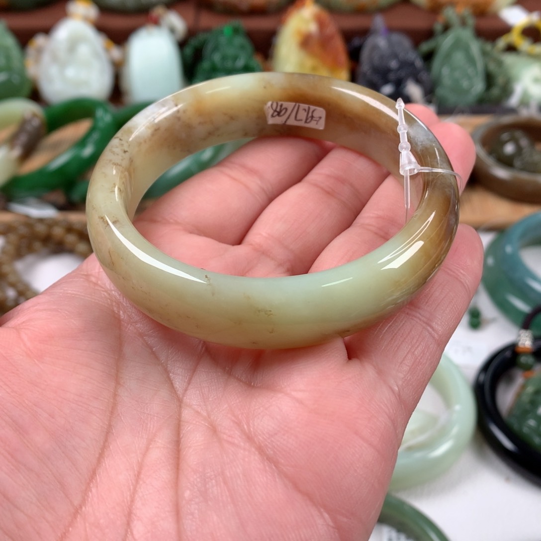 和田玉手镯未镶嵌60口径