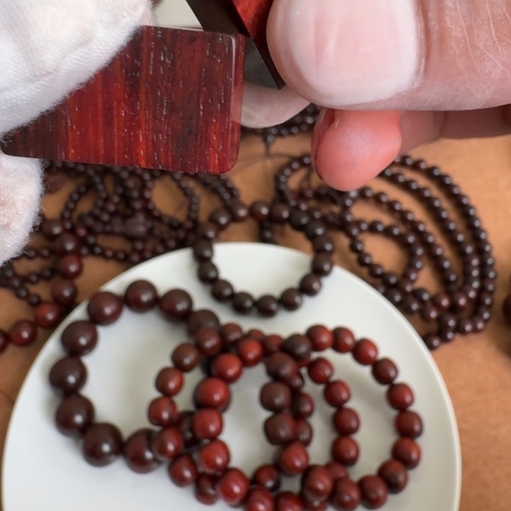 檀香紫檀（小叶紫檀）琴切随形两小块，已打磨好，一物一拍