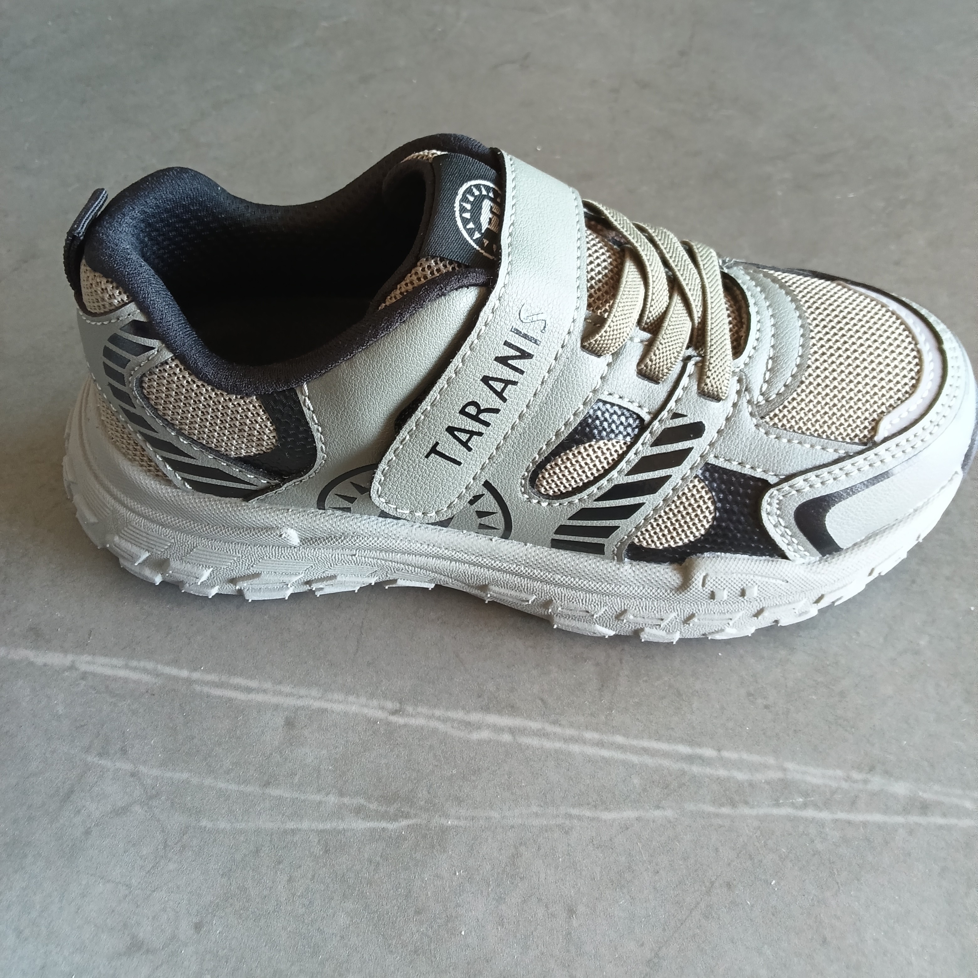 男童运动鞋四季皮面防水防滑软底中大童学生跑步机能鞋