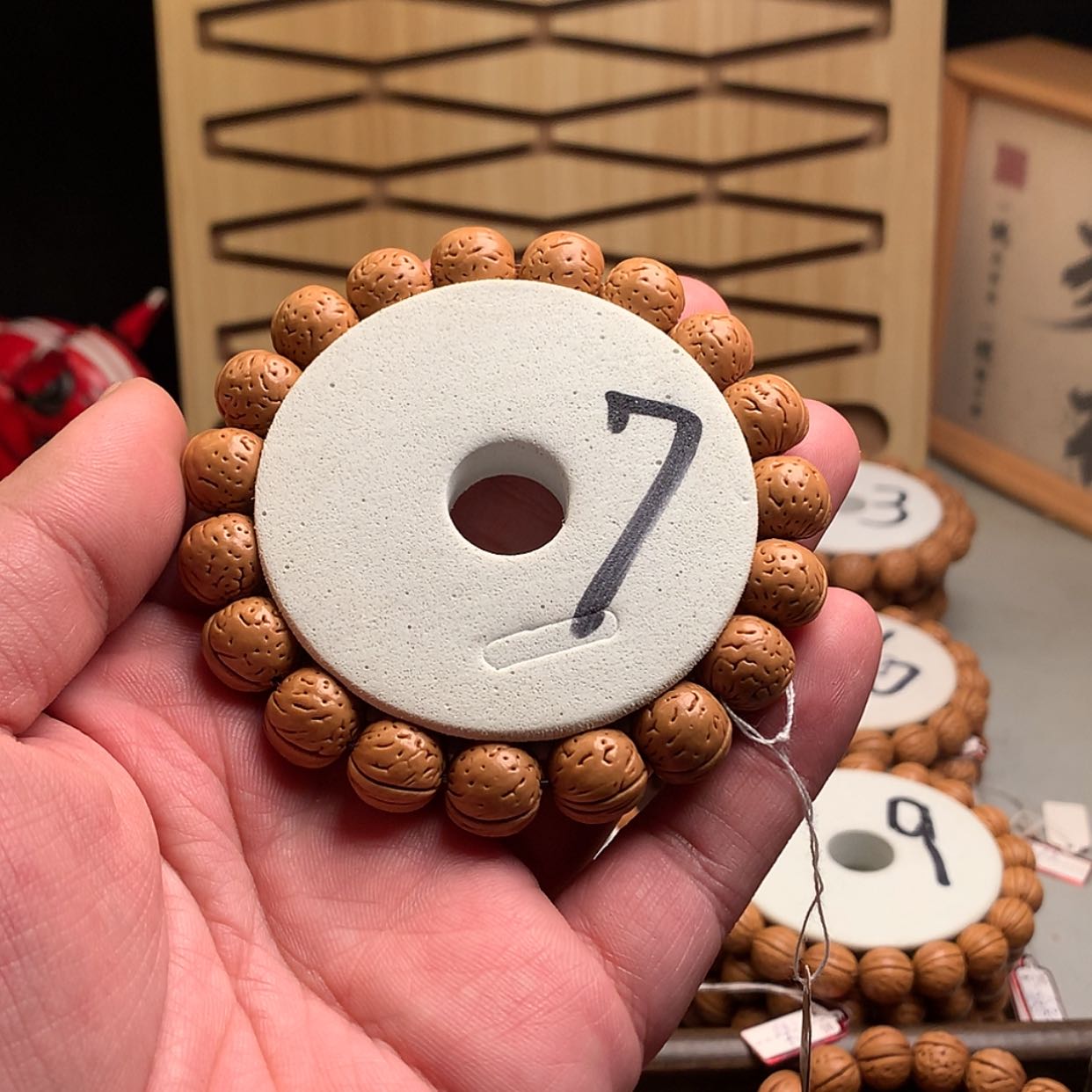 【闪购商品】桃核手串你****！1.3金蝉子桃核手串