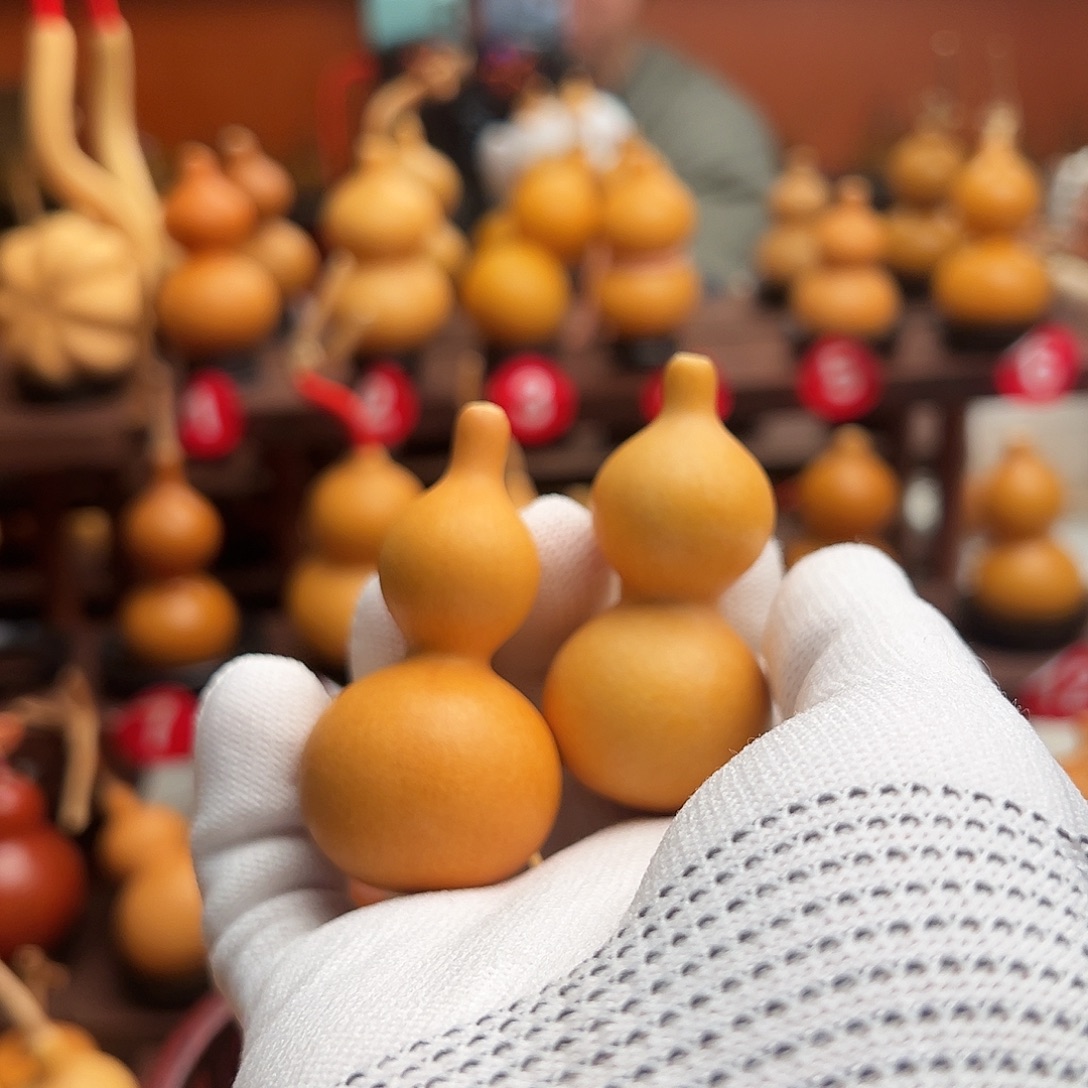 伍***正文玩绕指葫芦文博