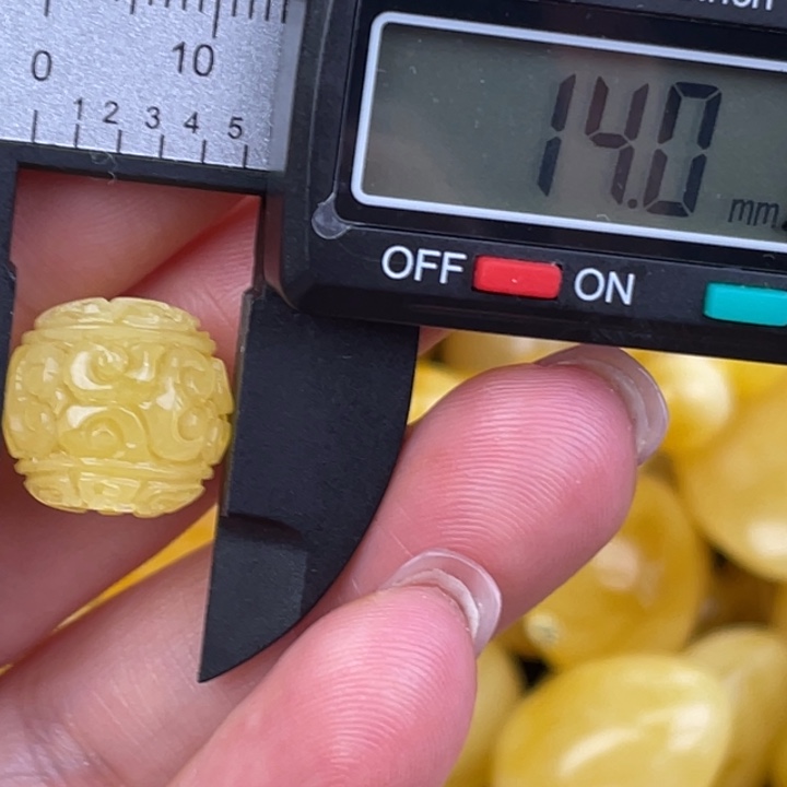 蜜蜡未镶嵌裸石微瑕312