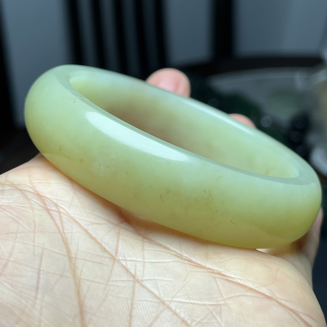 特价秒杀赔钱处理天然和田玉黄口带糖宽边手镯59.5-60多样性发一