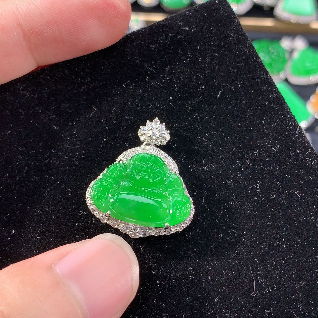 翡翠18K金镶嵌颈饰