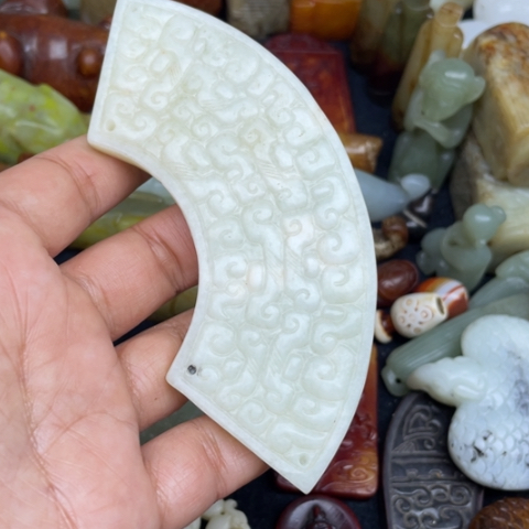 蛇纹石玉未镶嵌颈饰50