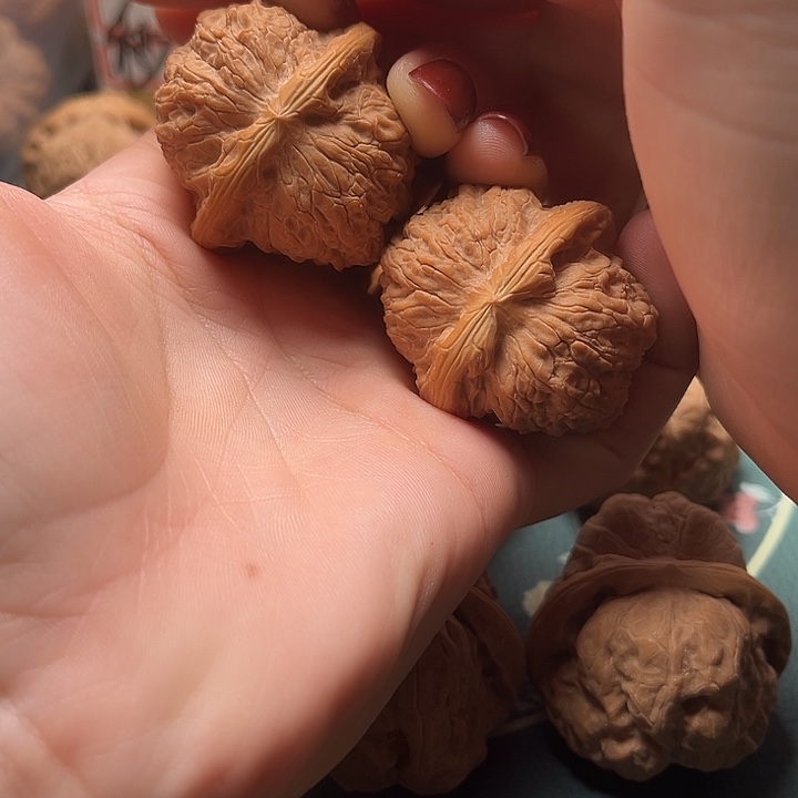 文玩核桃把件39血麒麟