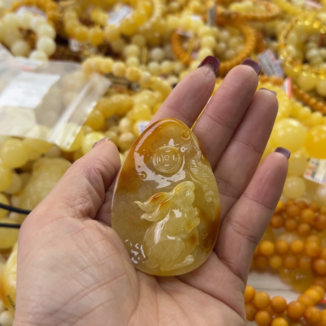 琥珀珠宝奇石未镶嵌