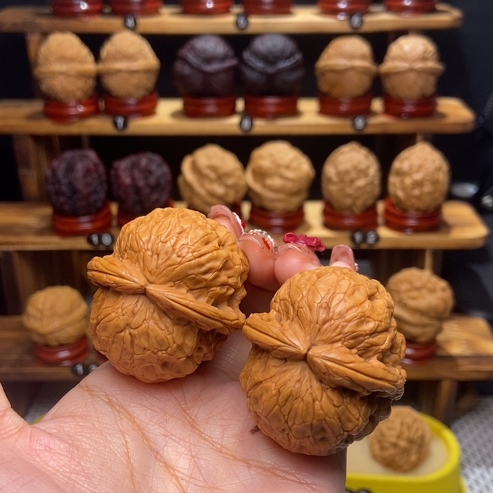 文玩核桃吊坠徐****g玉甲43尺9998