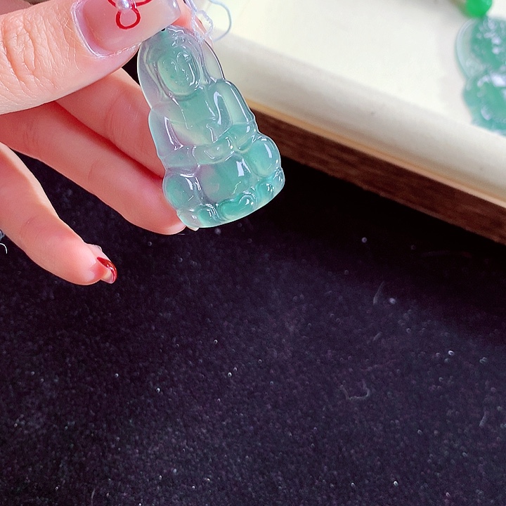 翡翠颈饰未镶嵌天然