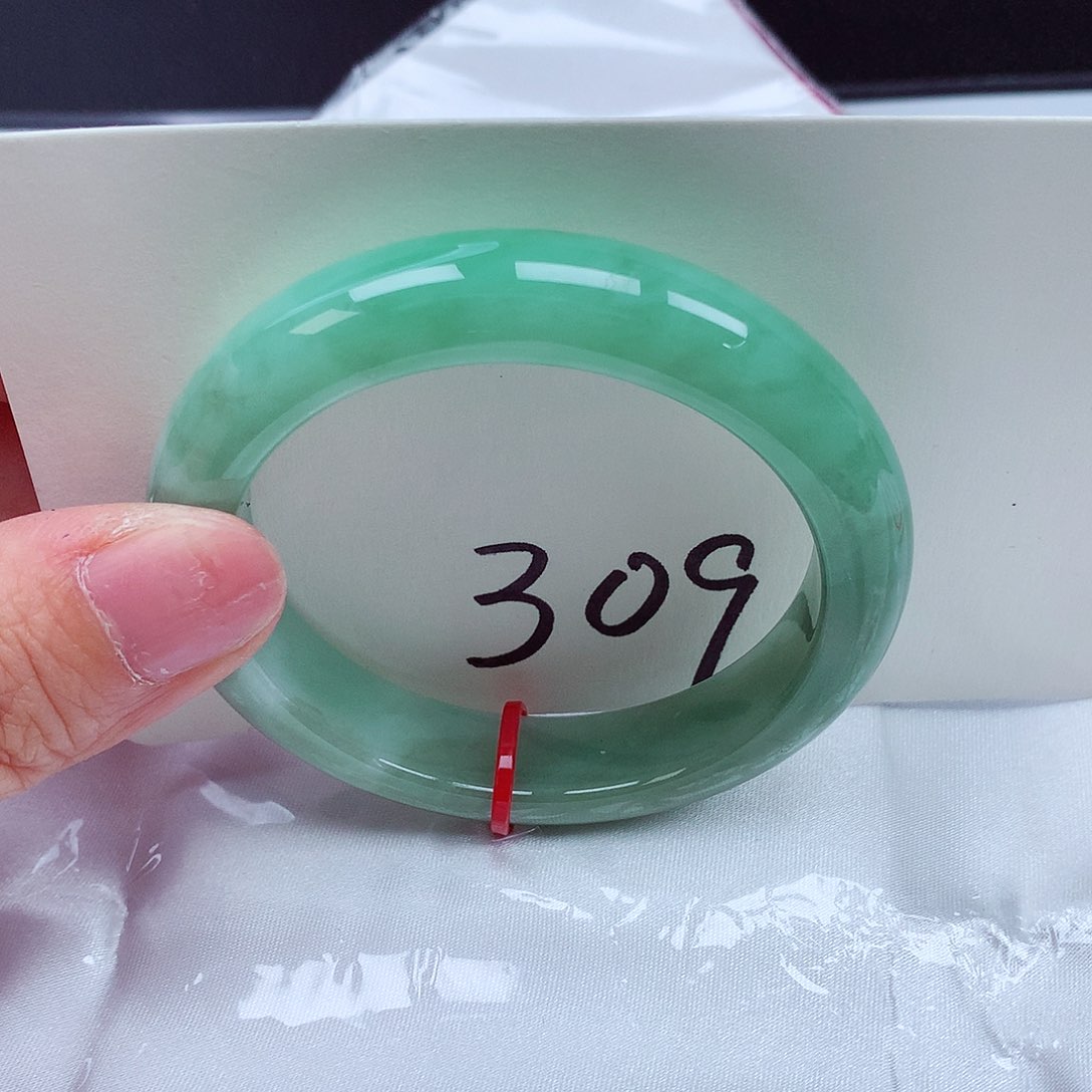 翡翠未镶嵌手镯翡翠