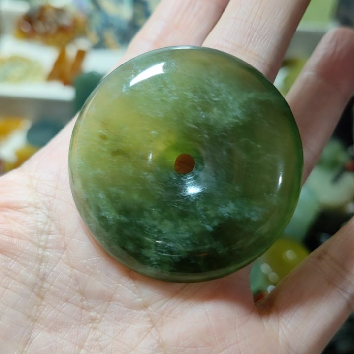 岫玉未镶嵌平安扣