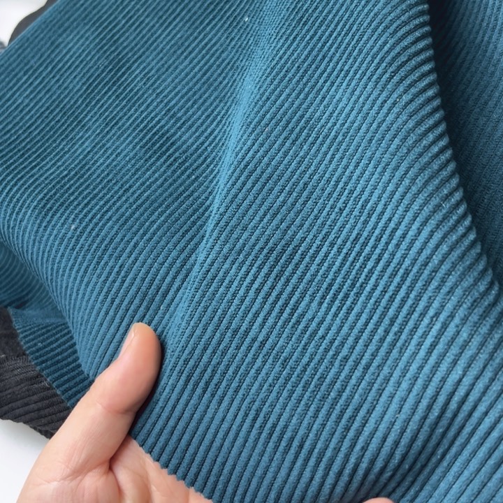 混纺孔雀蓝灯芯绒1.2米。    