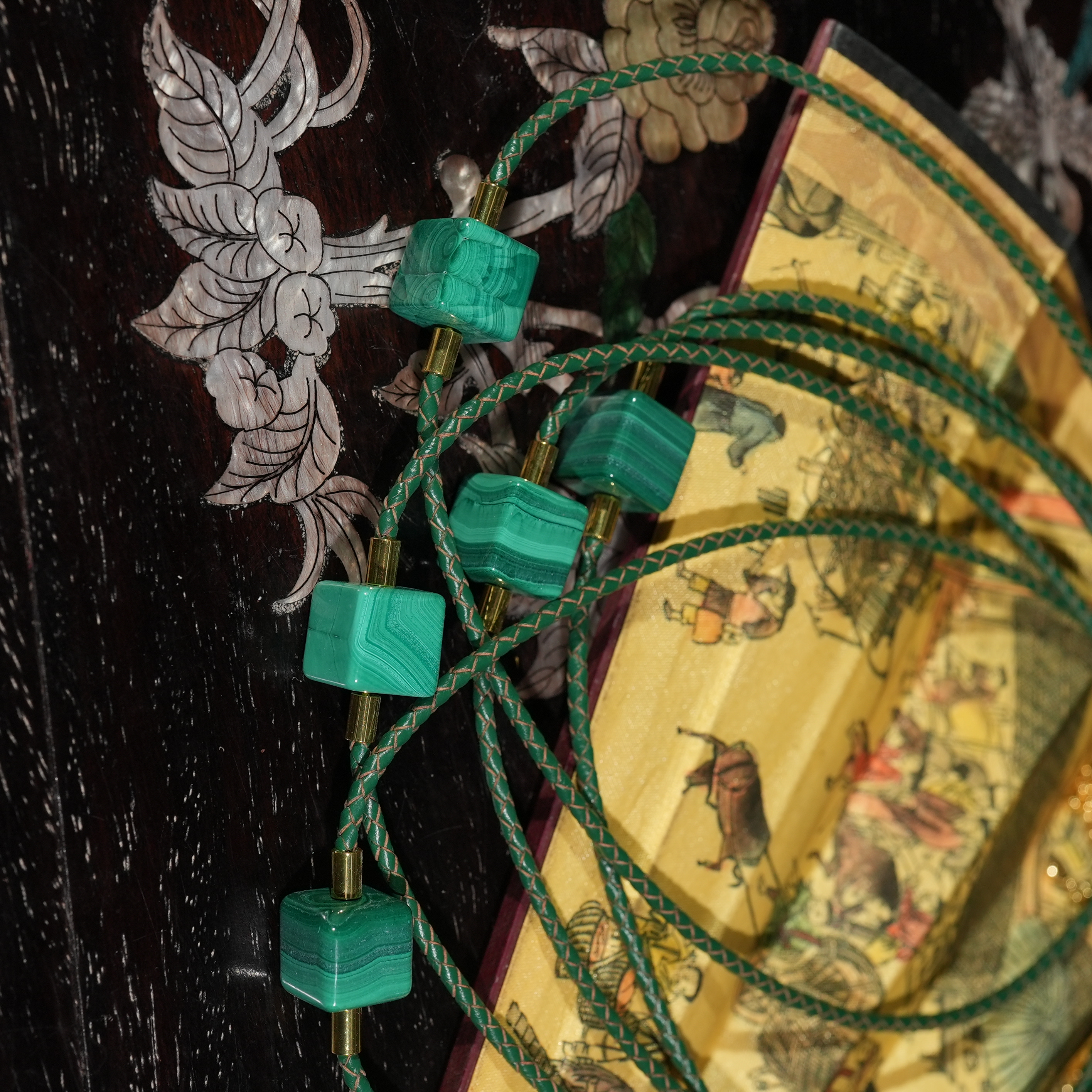 3.6香港王老板-孔雀石吊坠多样性发一4s89