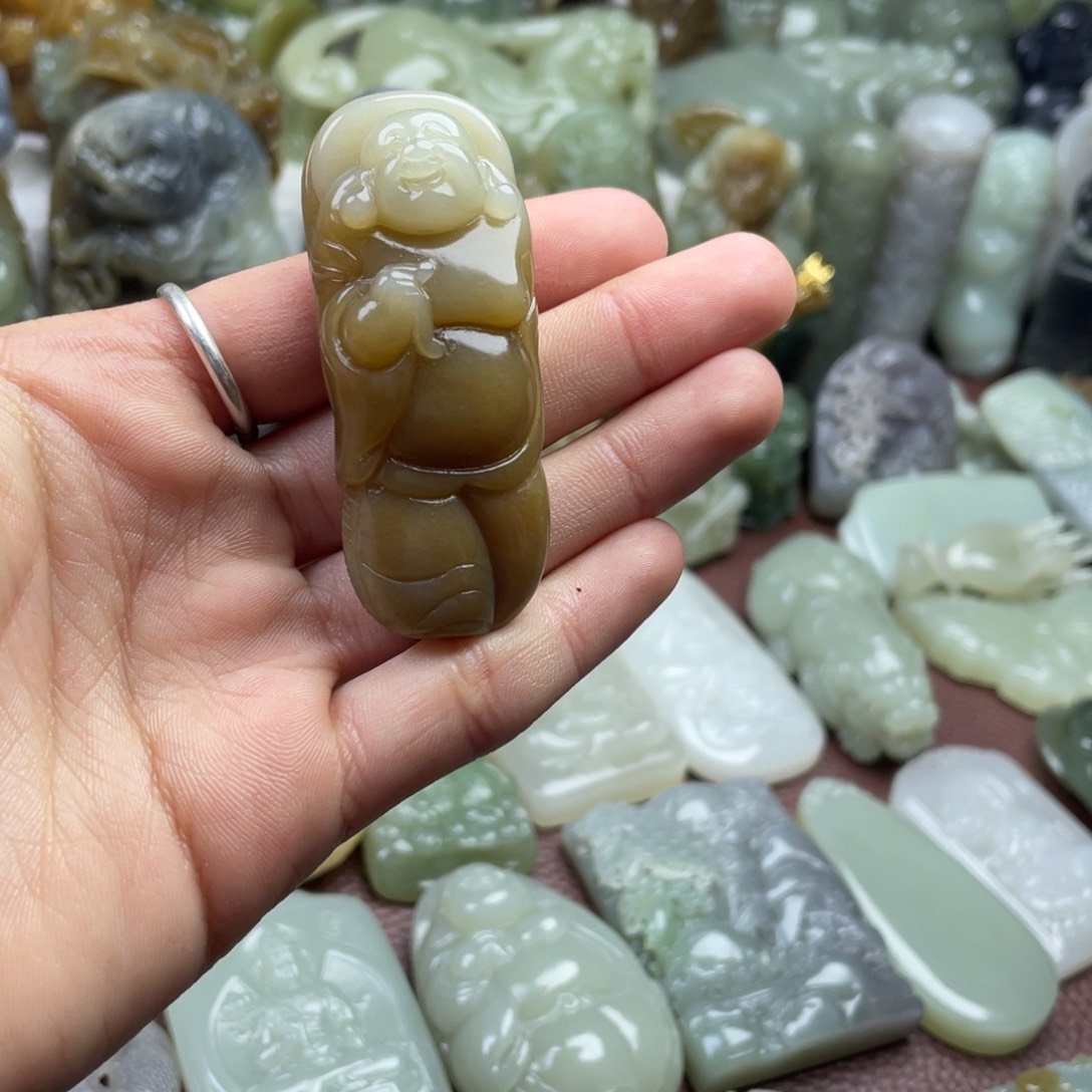 和田玉未镶嵌颈饰