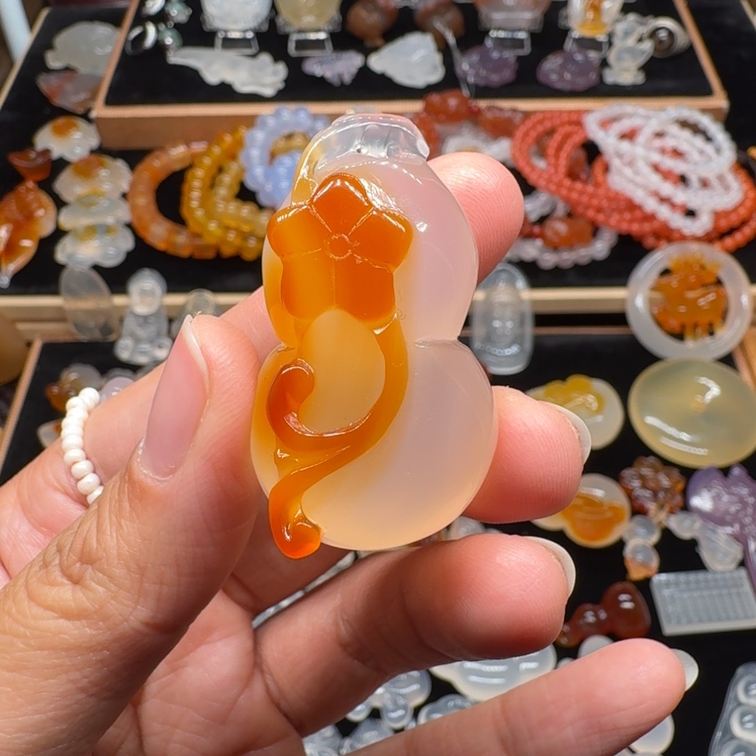 人***果玛瑙/玉髓未镶嵌颈饰