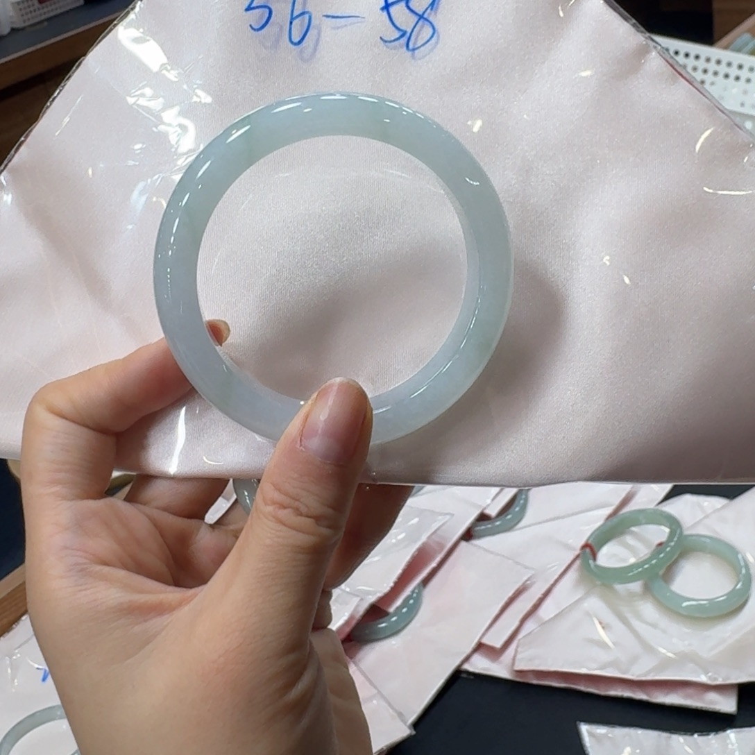 翡翠未镶嵌手镯买断