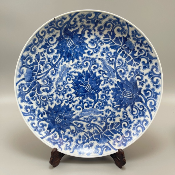 瑕疵有窑裂 青花缠枝莲纹赏盘H8280