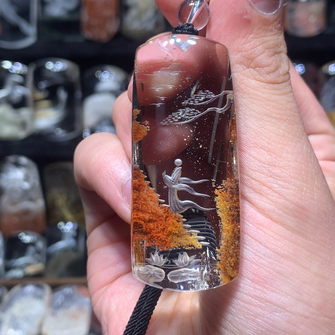颈饰未镶嵌水晶乔*天然水晶吊坠