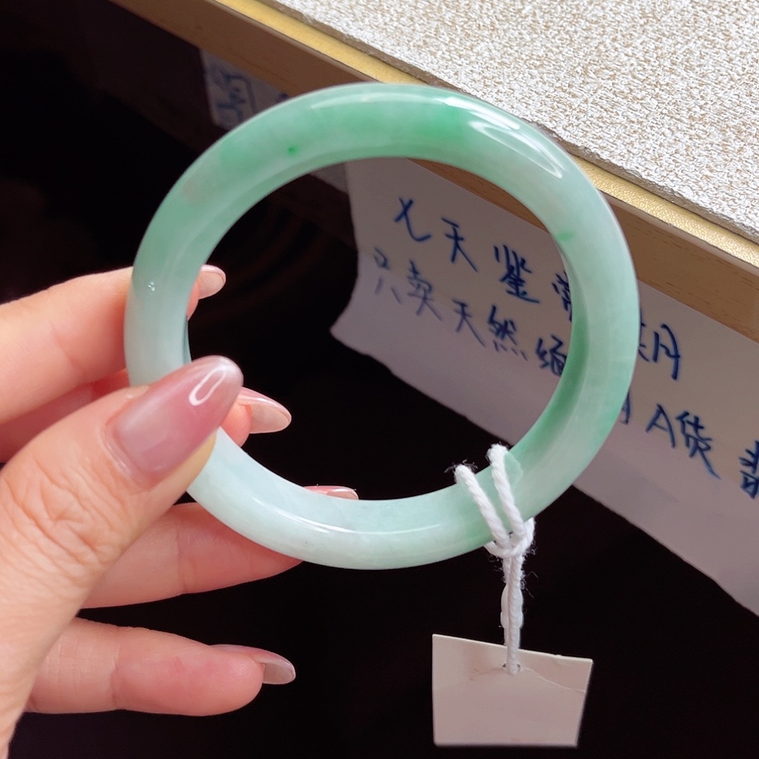 翡翠未镶嵌手镯手镯