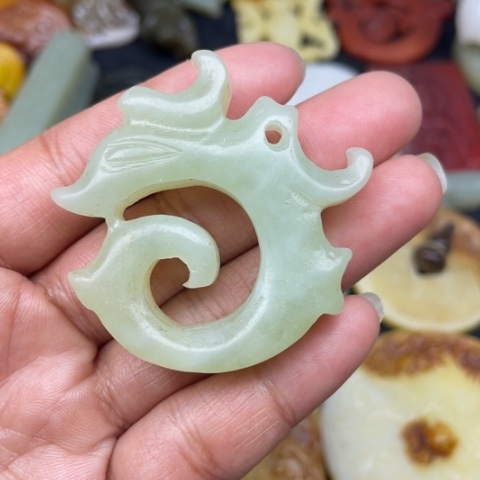 蛇纹石玉颈饰未镶嵌23