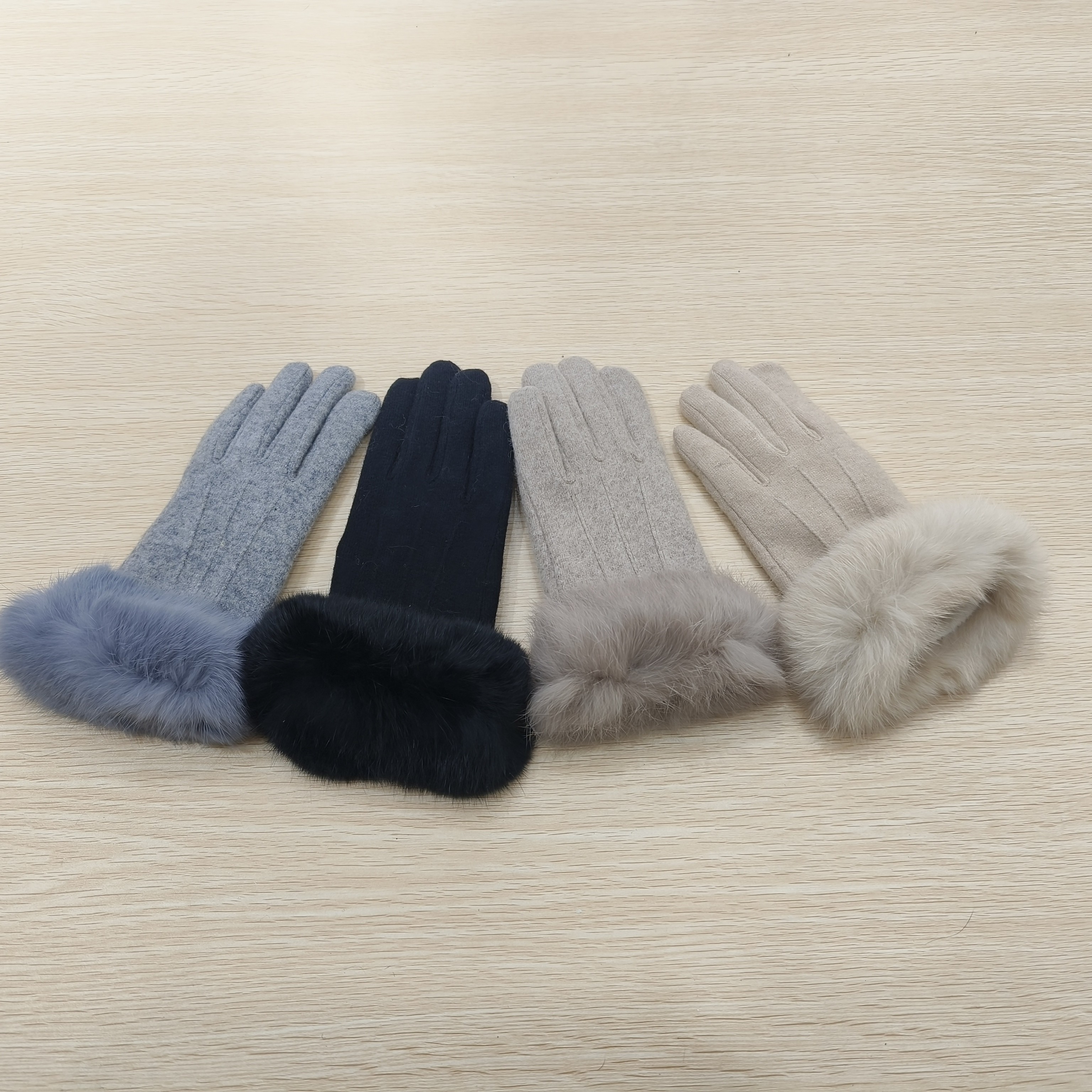 女士手套加绒触屏秋冬保暖