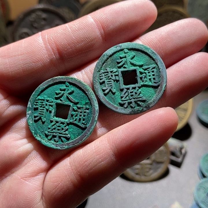 黑***梨铜现代工艺品仿制品