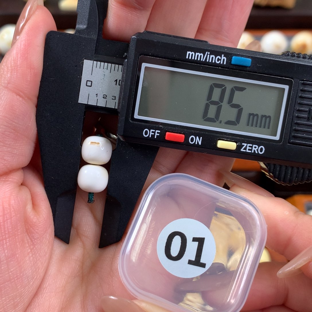 琥珀裸石未镶嵌琥珀微瑕