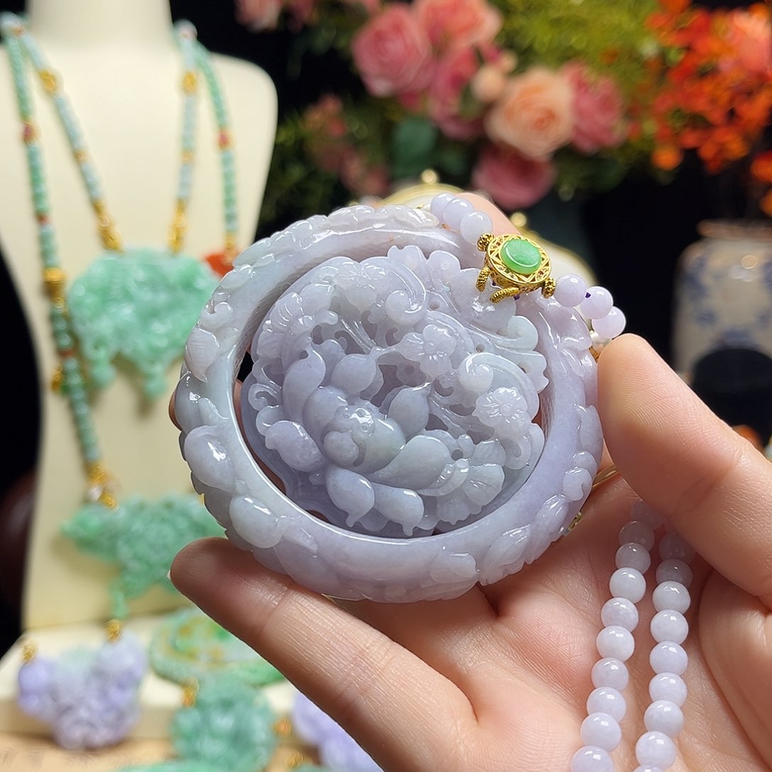 翡翠颈饰未镶嵌套装