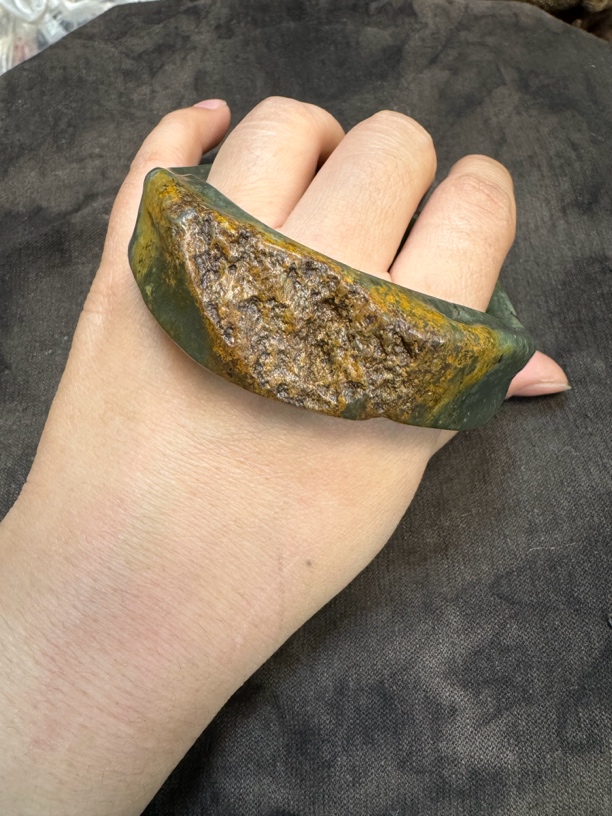 天然河磨配饰，59 －62可以配戴自然，粗犷，随型。