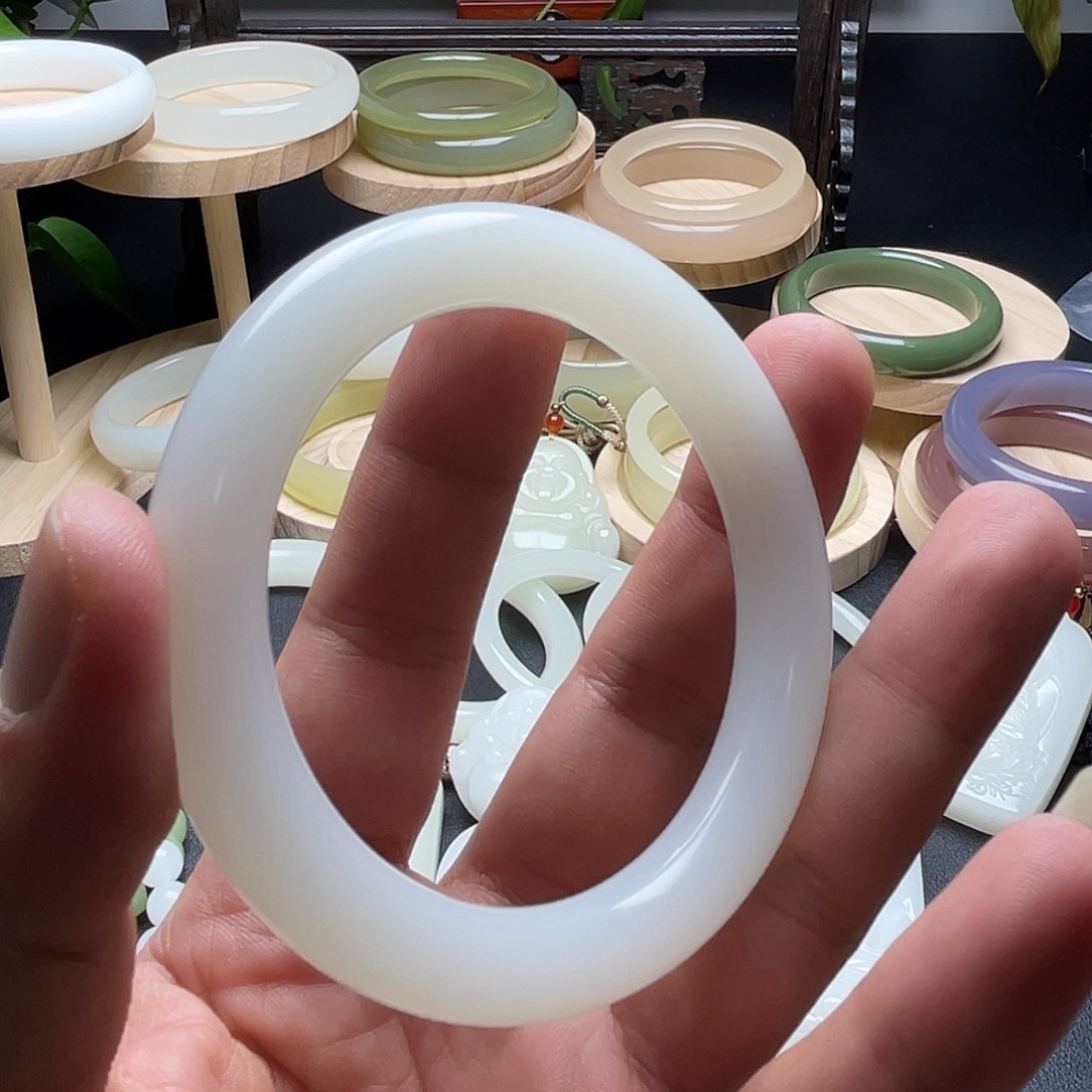 小****59➕一级白细圆条美人手镯