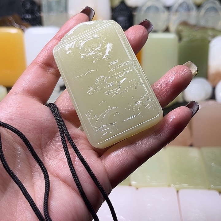 和田玉未镶嵌颈饰