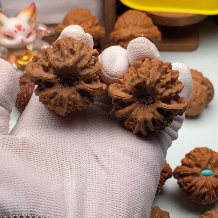 J***…核桃文玩核桃龙门涧