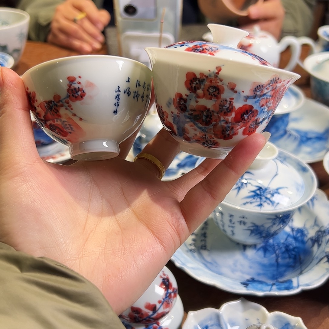 花****青花手绘红梅盖碗