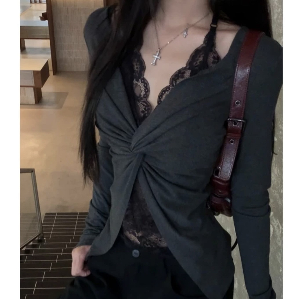 纯欲蕾丝挂脖拼接假两件长袖T恤女早秋季设计感扭结收腰打底上衣