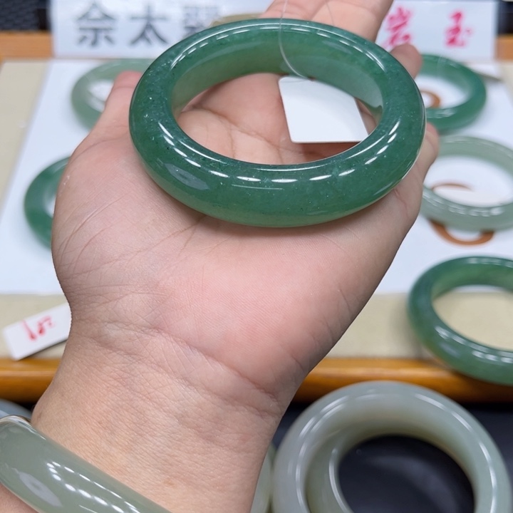 石英质玉手镯未镶嵌明*.