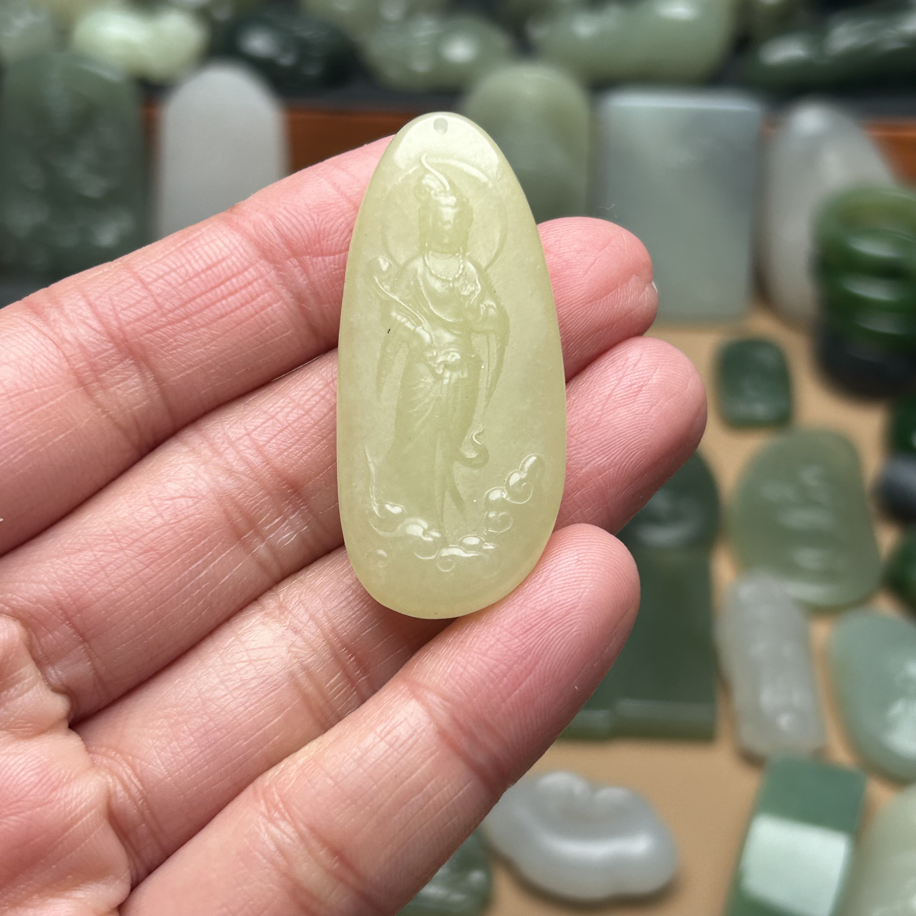精品和田玉小挂件