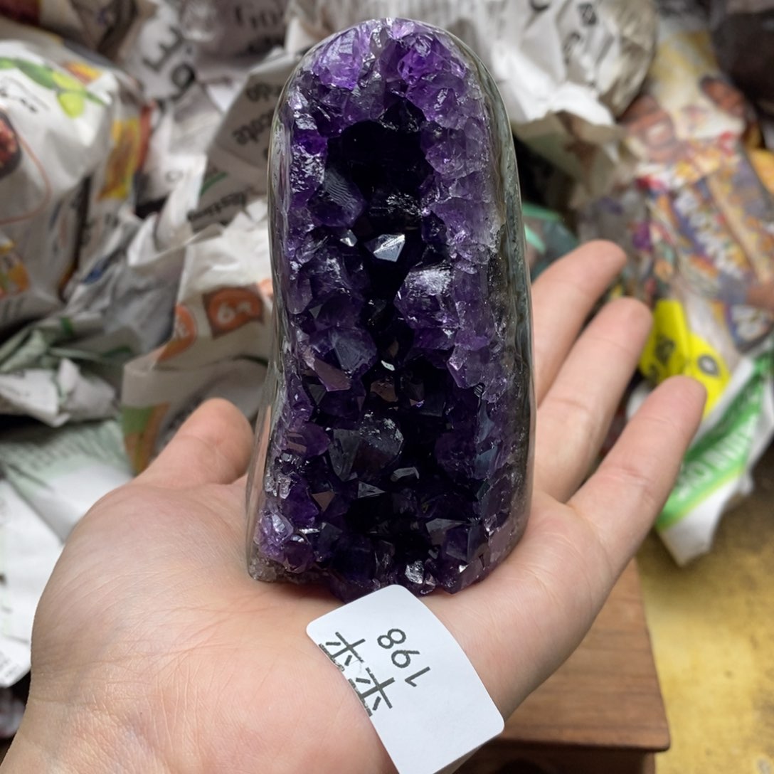 紫晶乌拉圭未镶嵌