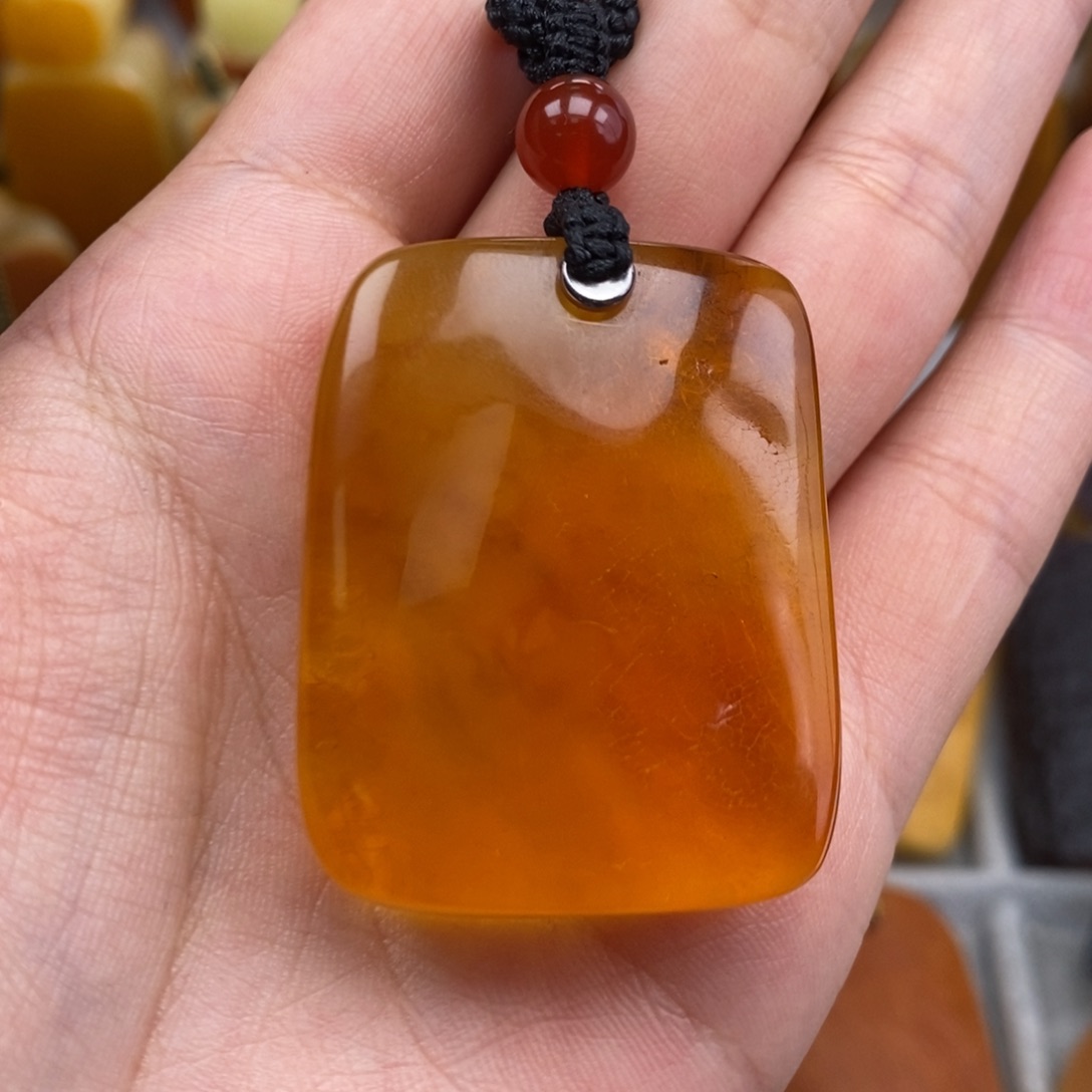 琥珀吊坠(赠链)未镶嵌