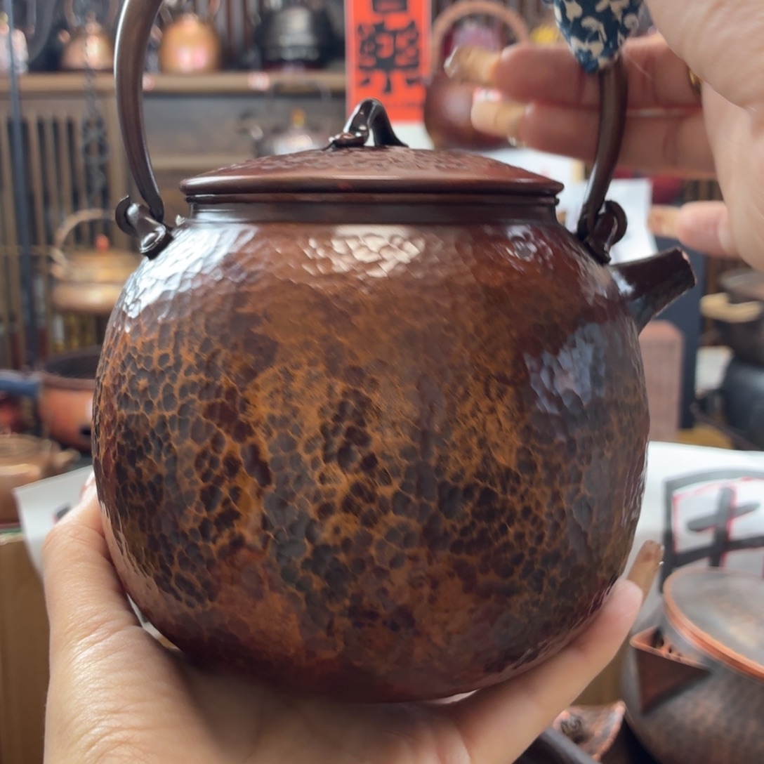 碎花布龙蛋壶。       