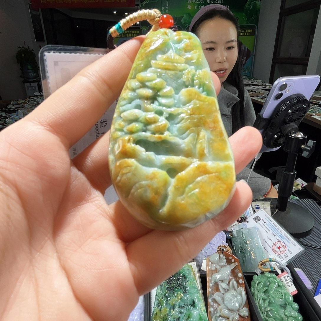 颈饰未镶嵌翡翠一