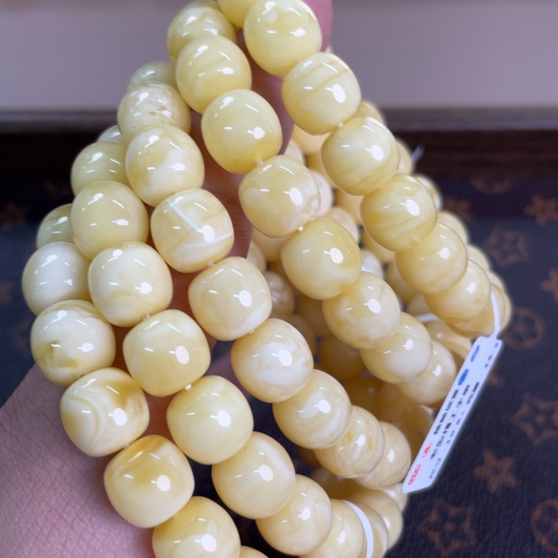 蜜蜡裸石未镶嵌024多样性发其一