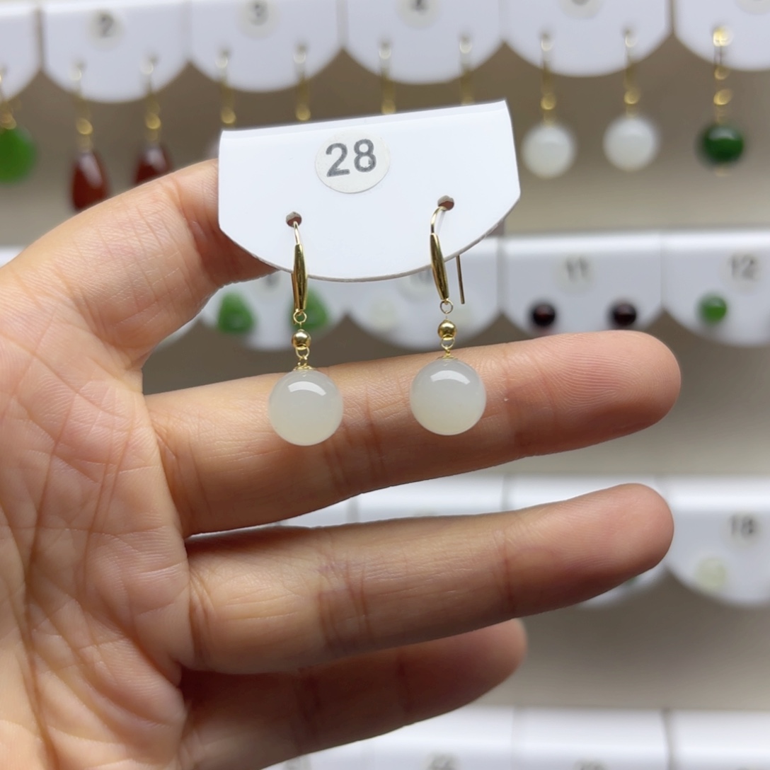 18K金镶嵌和田玉耳饰